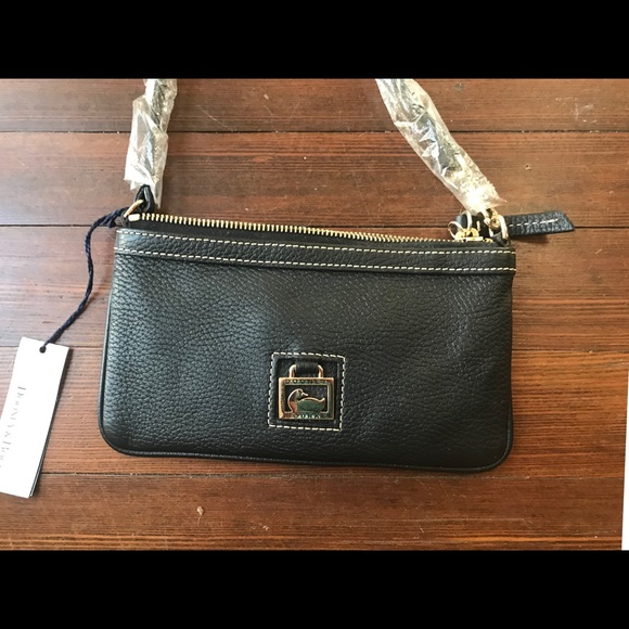 Small Dooney & Bourke Purse - NWT - Picture 4 of 4